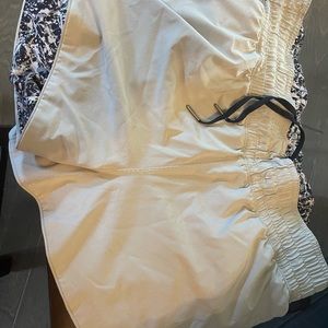Reversible EUC lululemon size 12 shorts